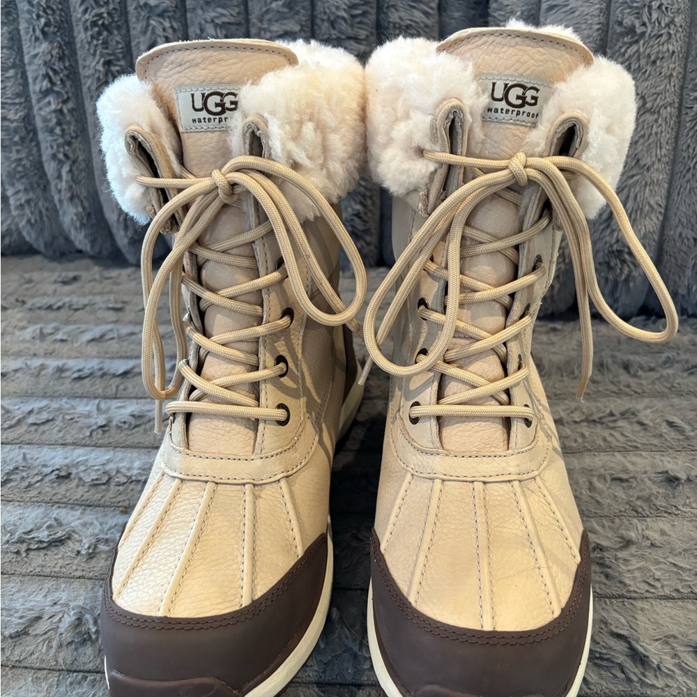 UGG ADIRONDACK III SAND WATERPROOF SHEARLING LINED Boot US 10